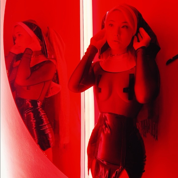 Meet your Posher, Katie - Picture 4 of 5